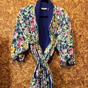 !!BEAUTIFUL VINTAGE VICTORIAS SECRET ROBE!!